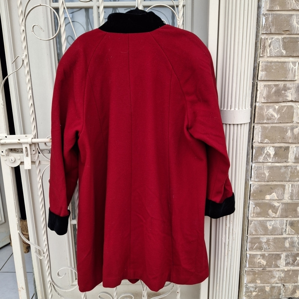 Herman Kay Red Wool and Black Velvet Trim Coat Vintage Women Size 16 - Picture 13 of 16
